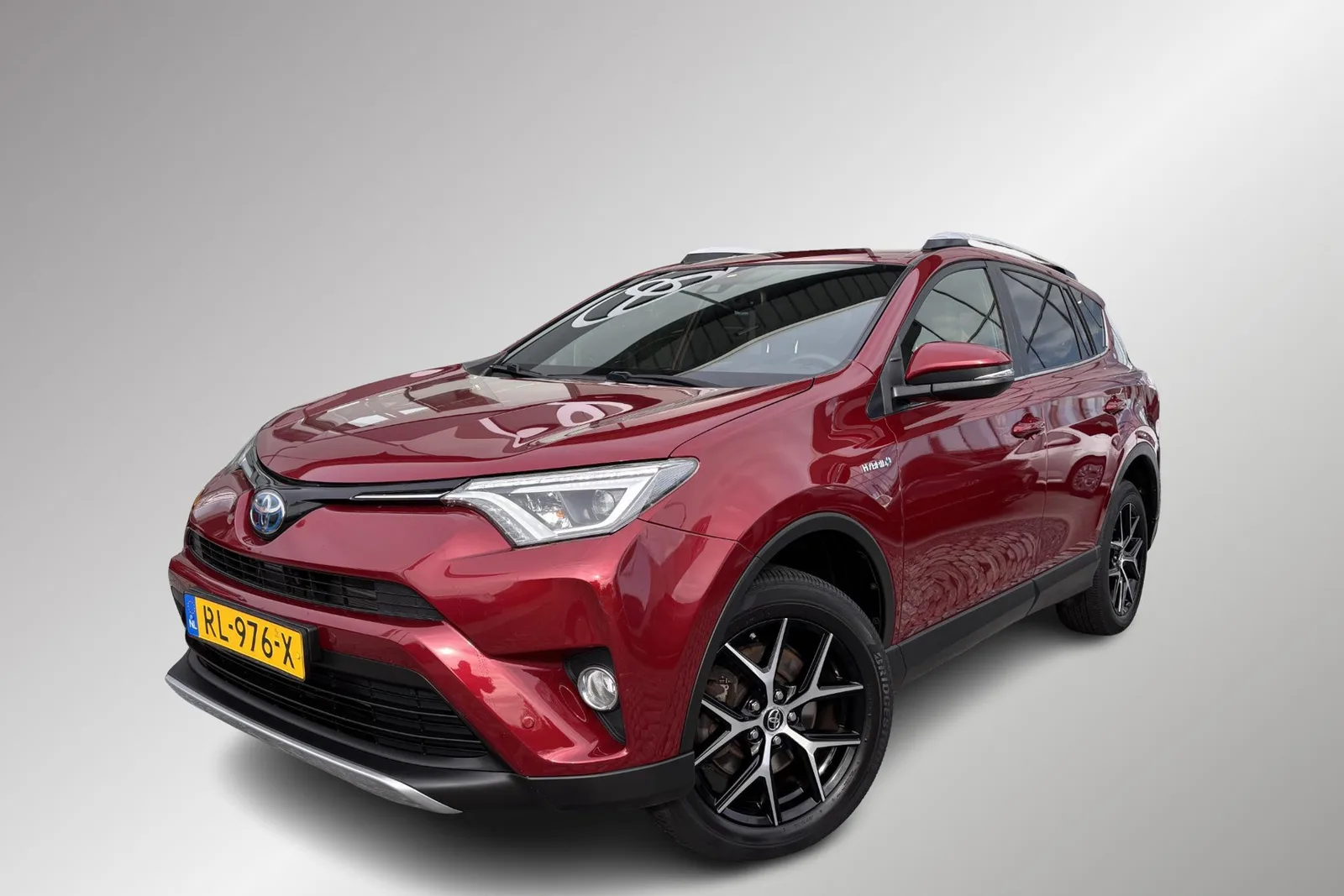Toyota RAV4 (2018) — foto 1