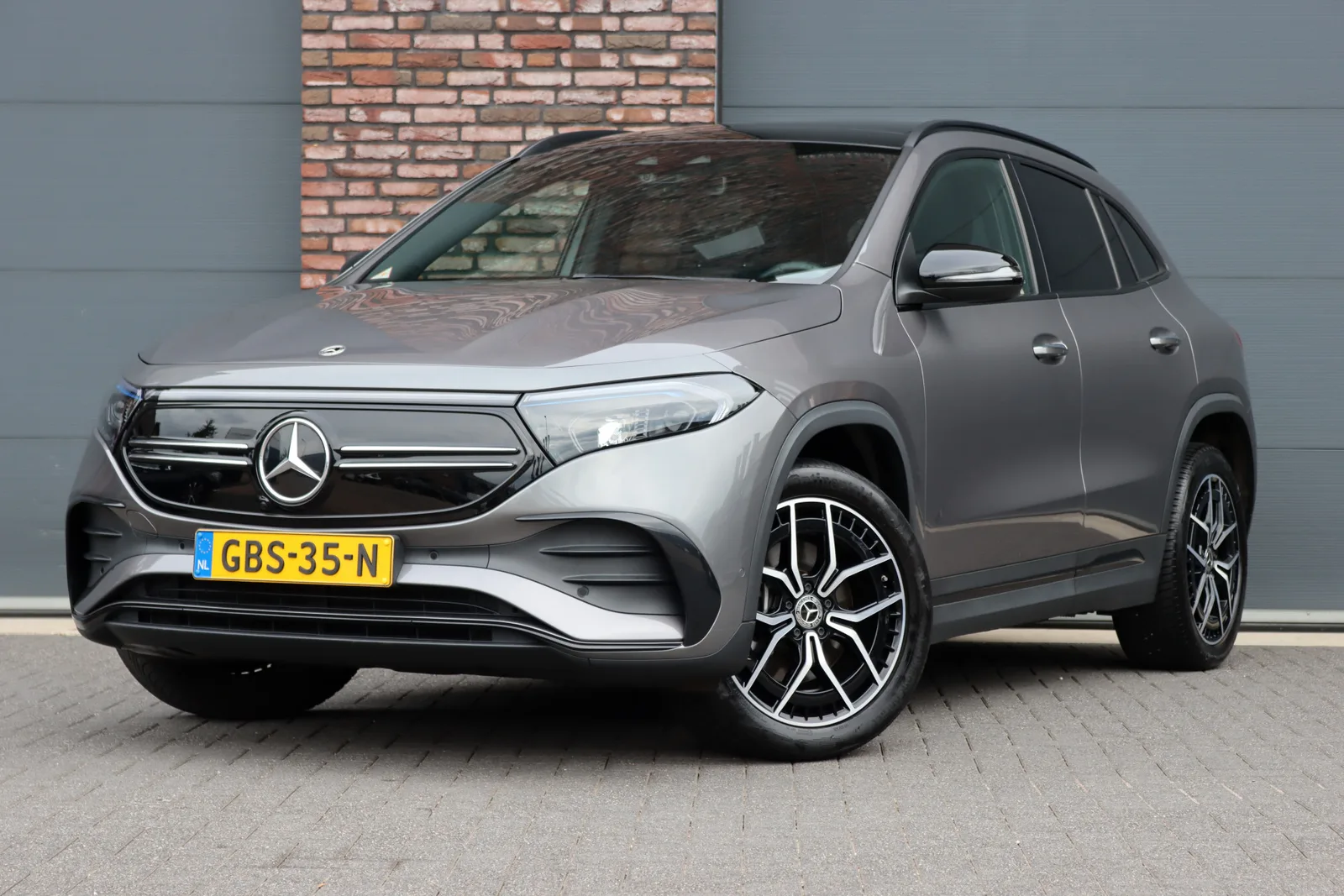 Mercedes-Benz EQA (2024) — foto 1