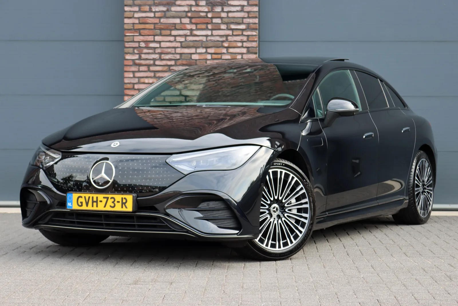 Mercedes-Benz EQE (2024) — foto 1
