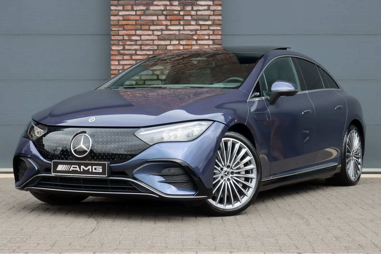 Mercedes-Benz EQE (2025) — foto 1