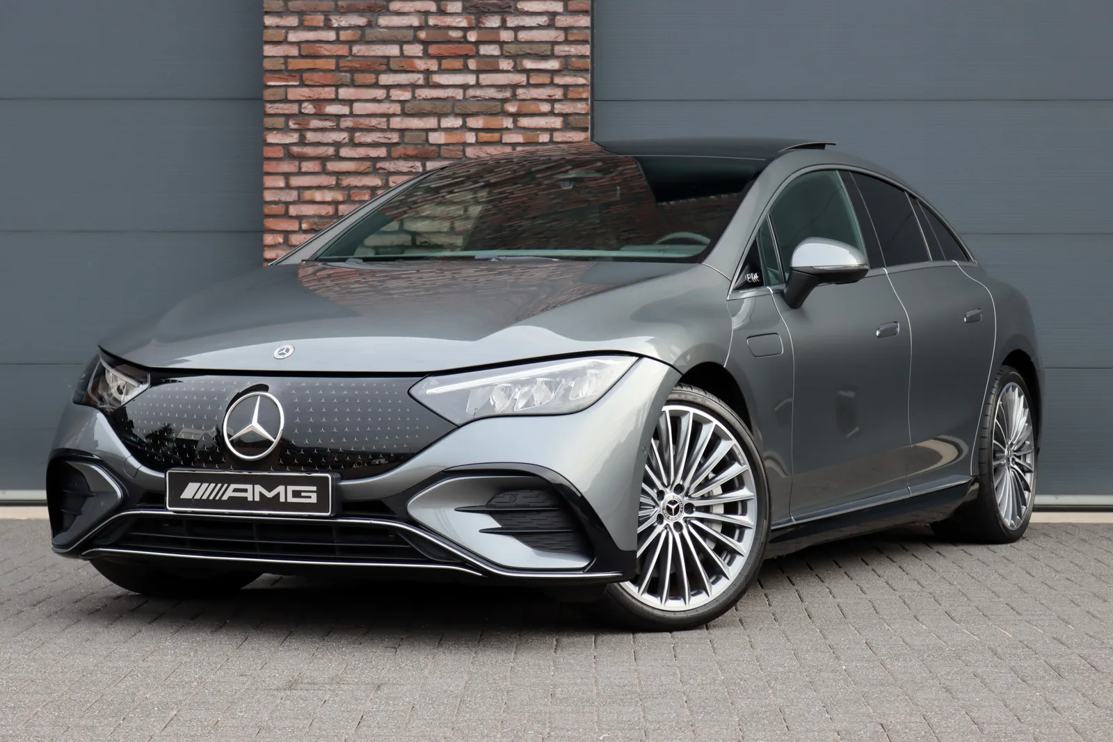 Mercedes-Benz EQE (2025) — foto 1