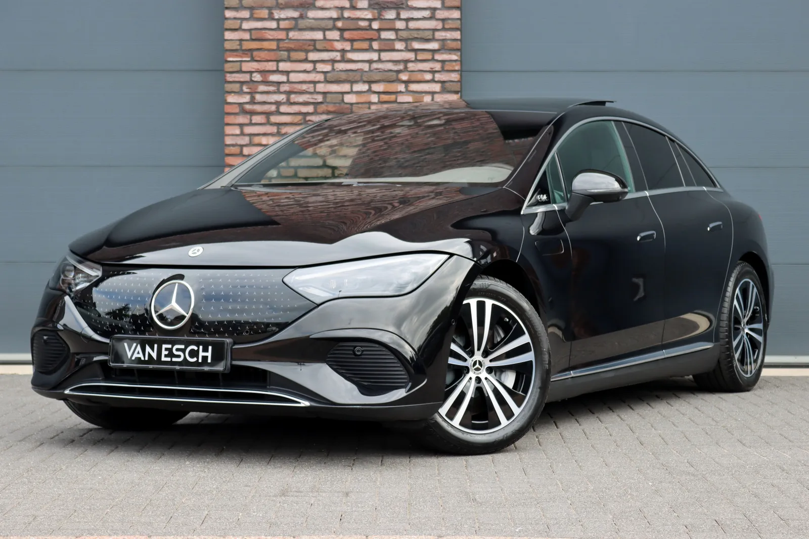 Mercedes-Benz EQE (2026) — foto 1