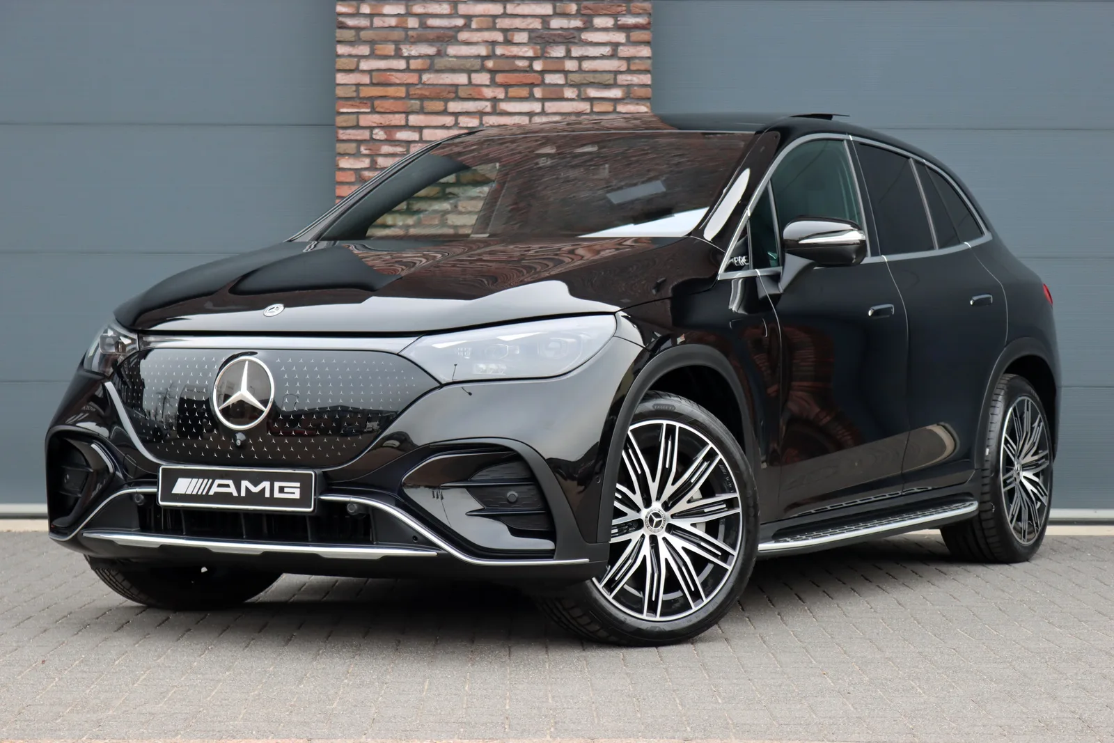 Mercedes-Benz EQE-SUV (2024) — foto 1