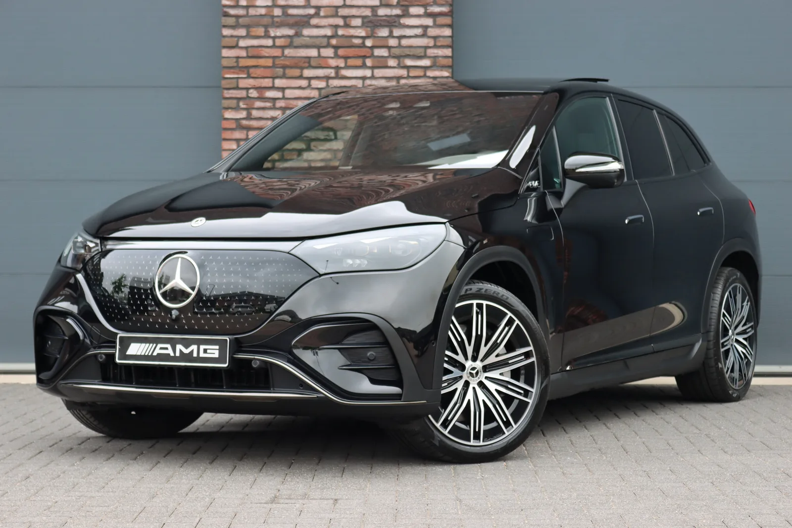Mercedes-Benz EQE-SUV (2024) — foto 1
