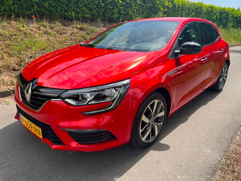 Renault Mégane (2020) — foto 1