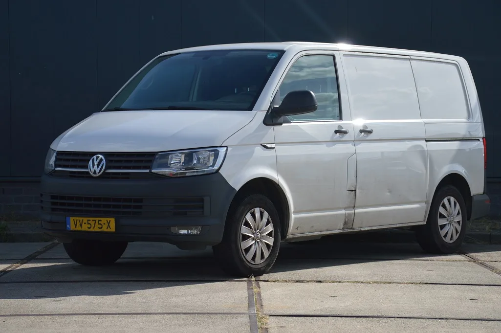 Volkswagen Transporter (2016) — foto 1
