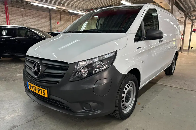 Mercedes-Benz eVito (2023)