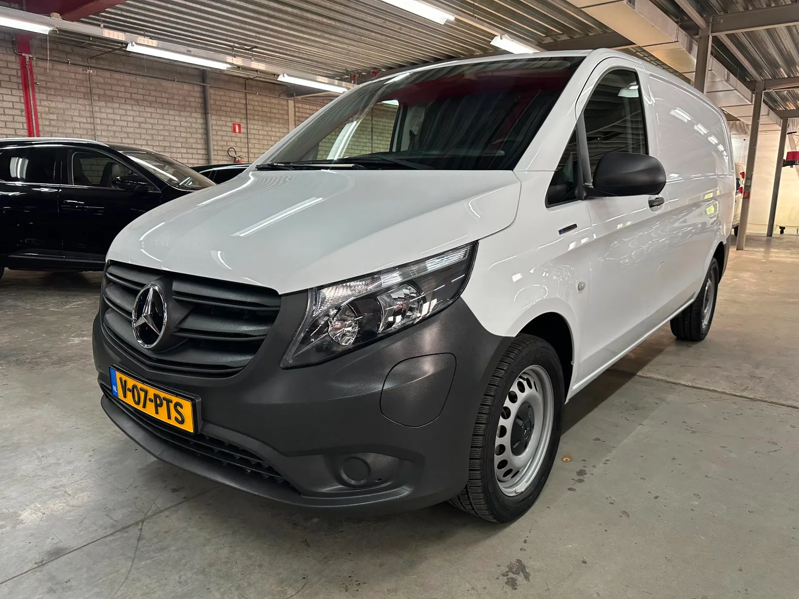 Mercedes-Benz eVito (2023) — foto 1