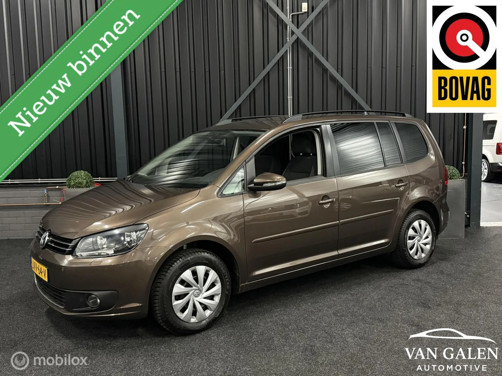 Volkswagen Touran (2011) — foto 1