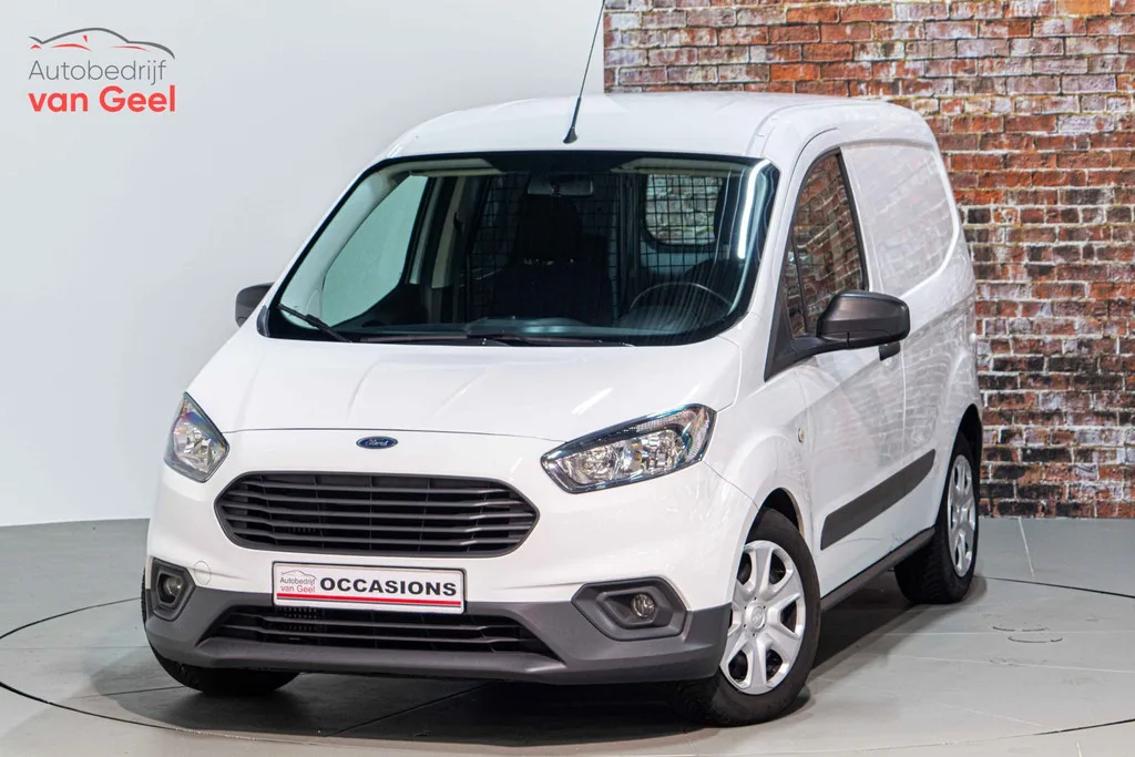 Ford Transit Courier (2021) — foto 1