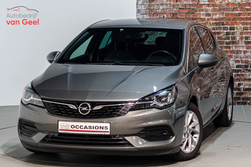 Opel Astra (2020) — foto 1