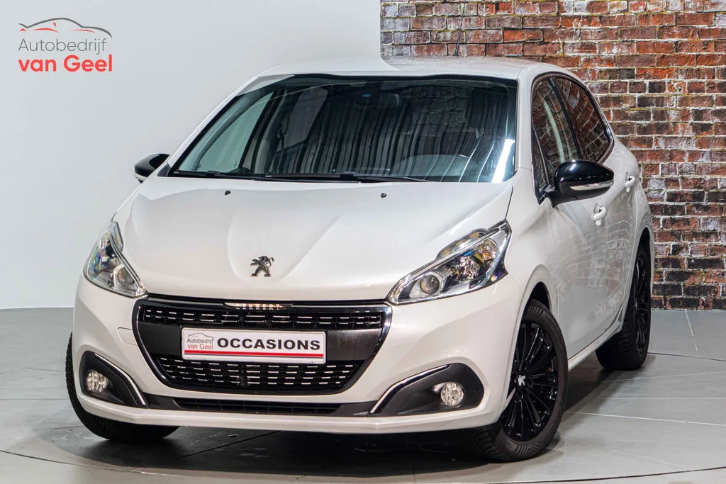 Peugeot 208 (2016) — foto 1