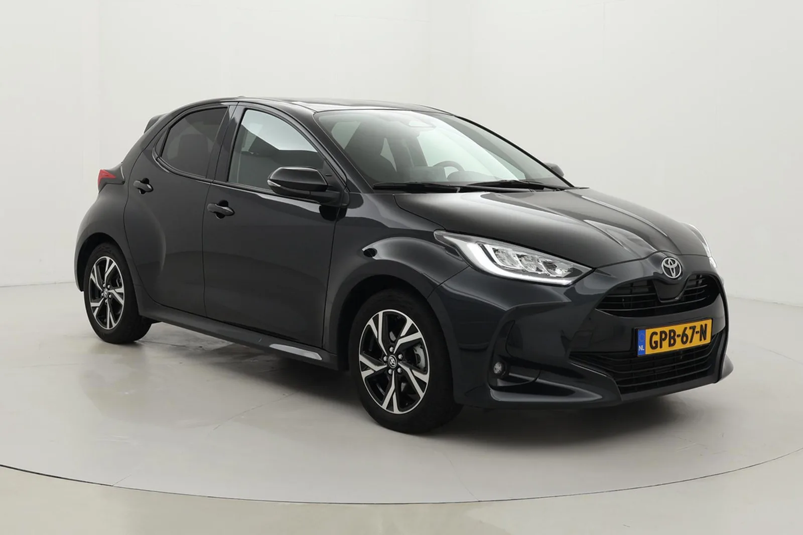 Toyota Yaris (2024) — foto 1
