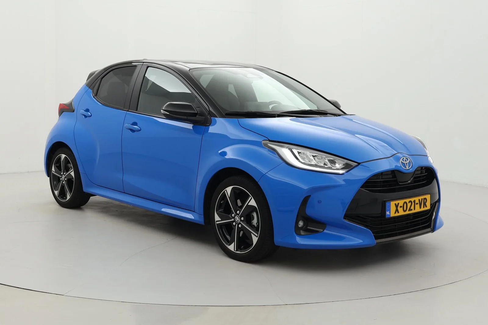 Toyota Yaris (2024) — foto 1