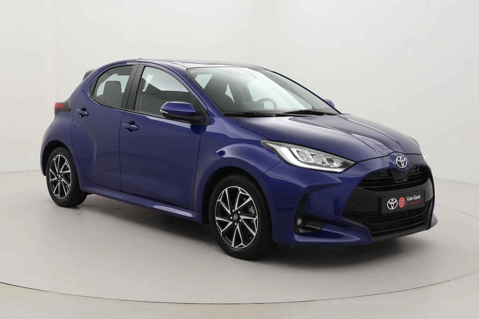 Toyota Yaris (2023) — foto 1