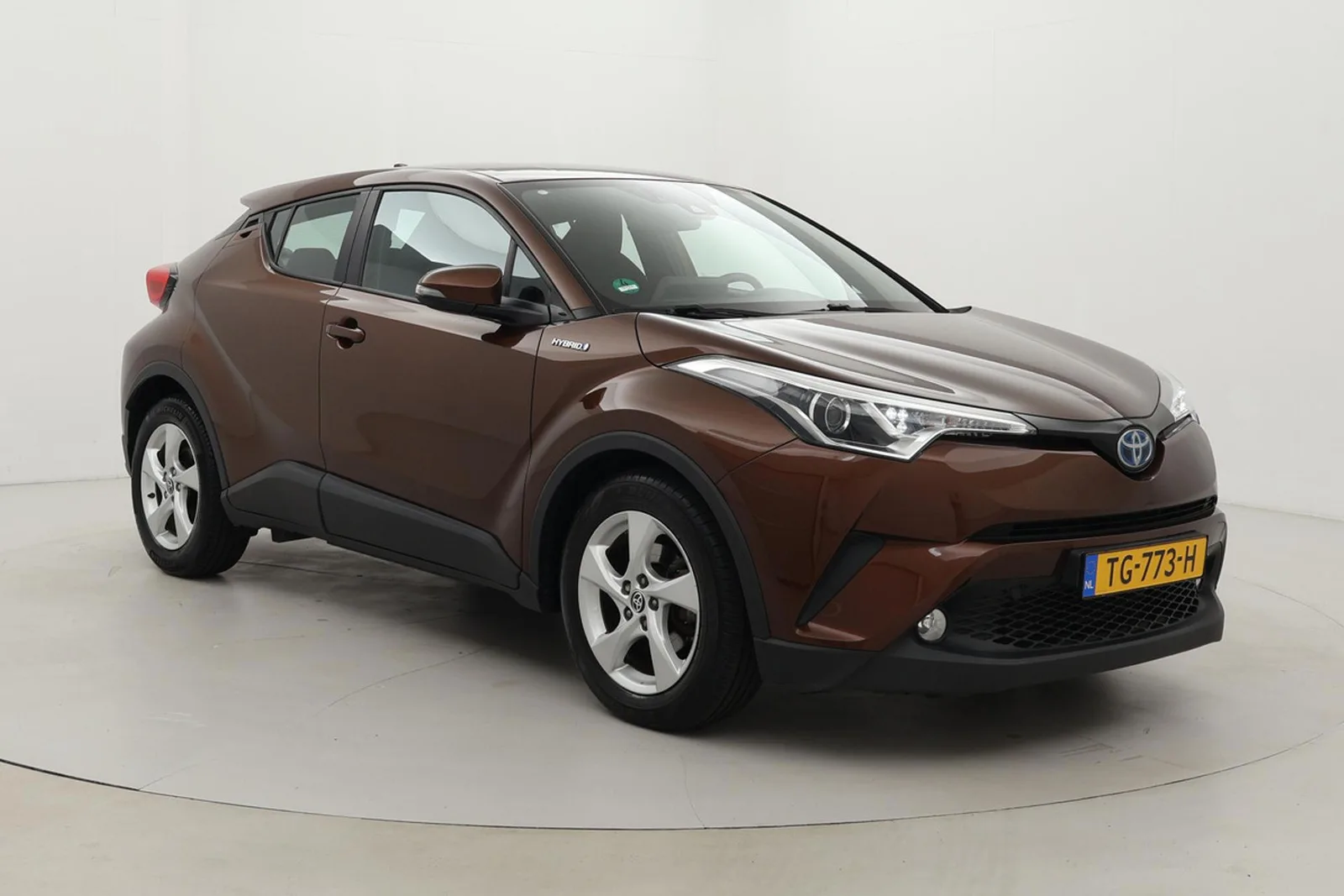 Toyota C-HR (2018) — foto 1