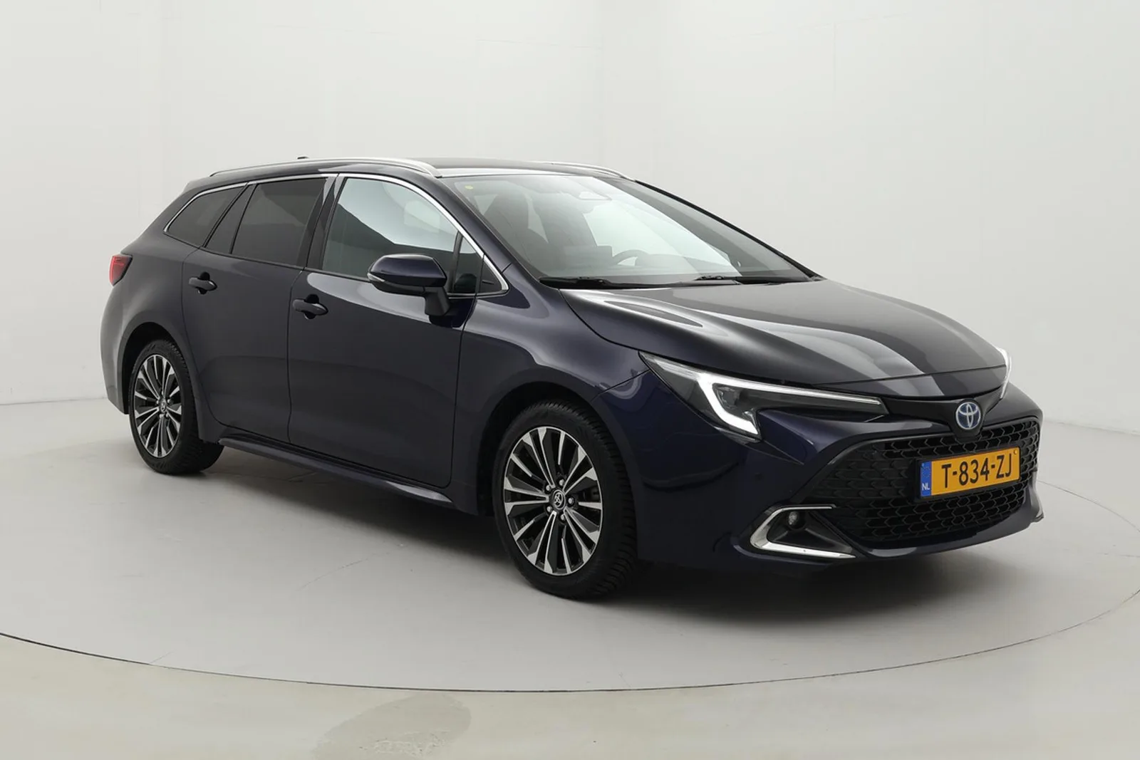 Toyota Corolla (2023) — foto 1