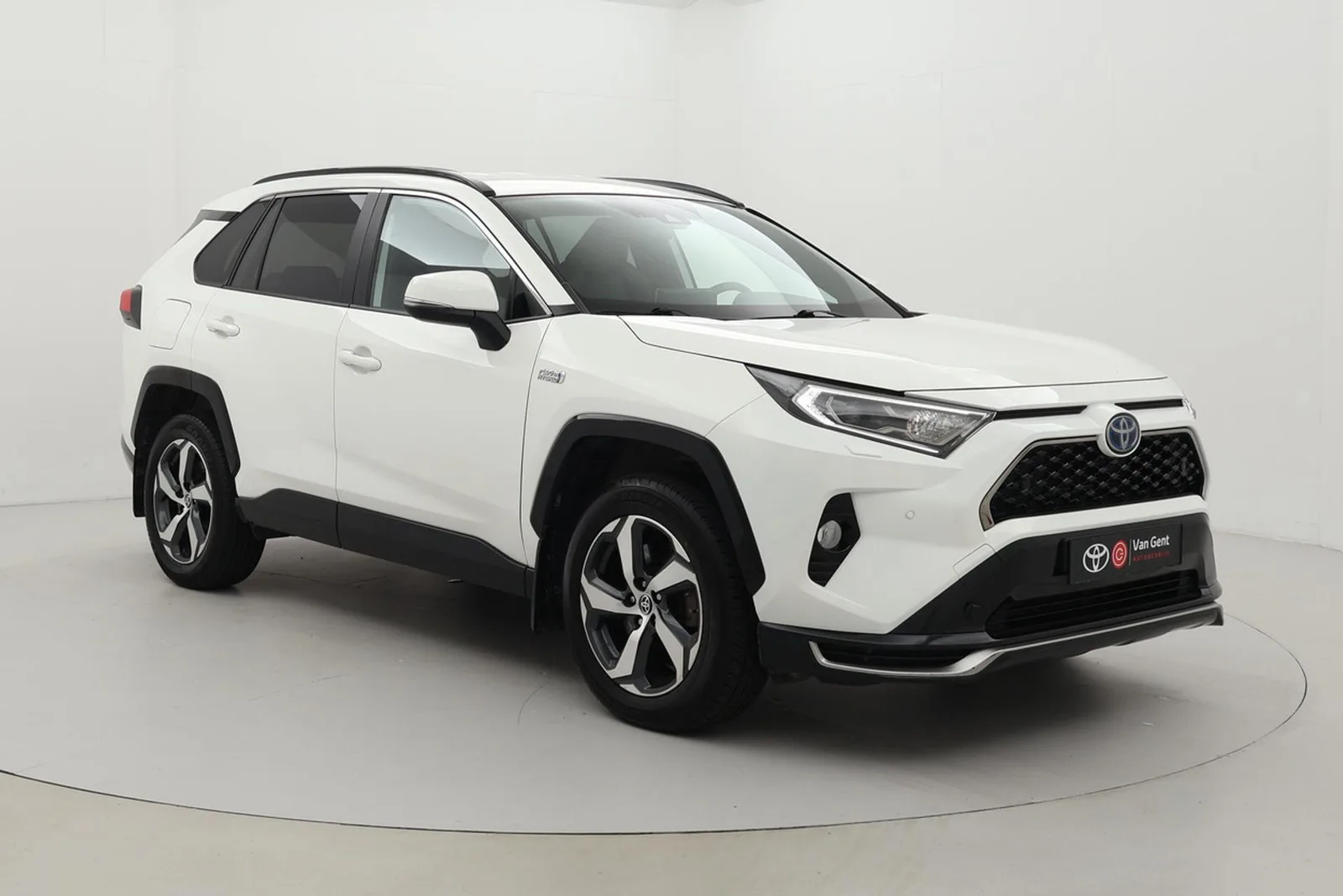 Toyota RAV4 (2021) — foto 1
