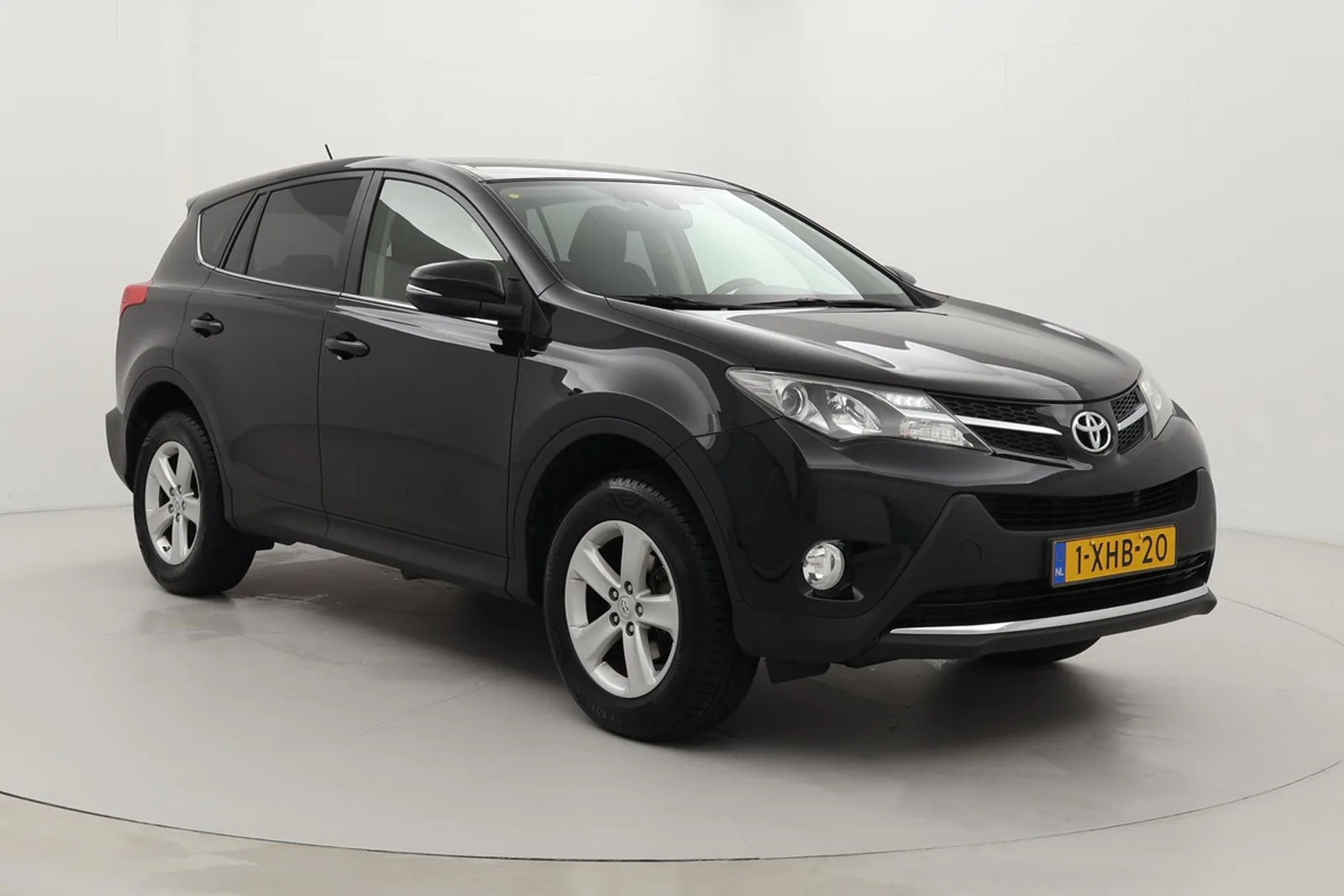 Toyota RAV4 (2014) — foto 1