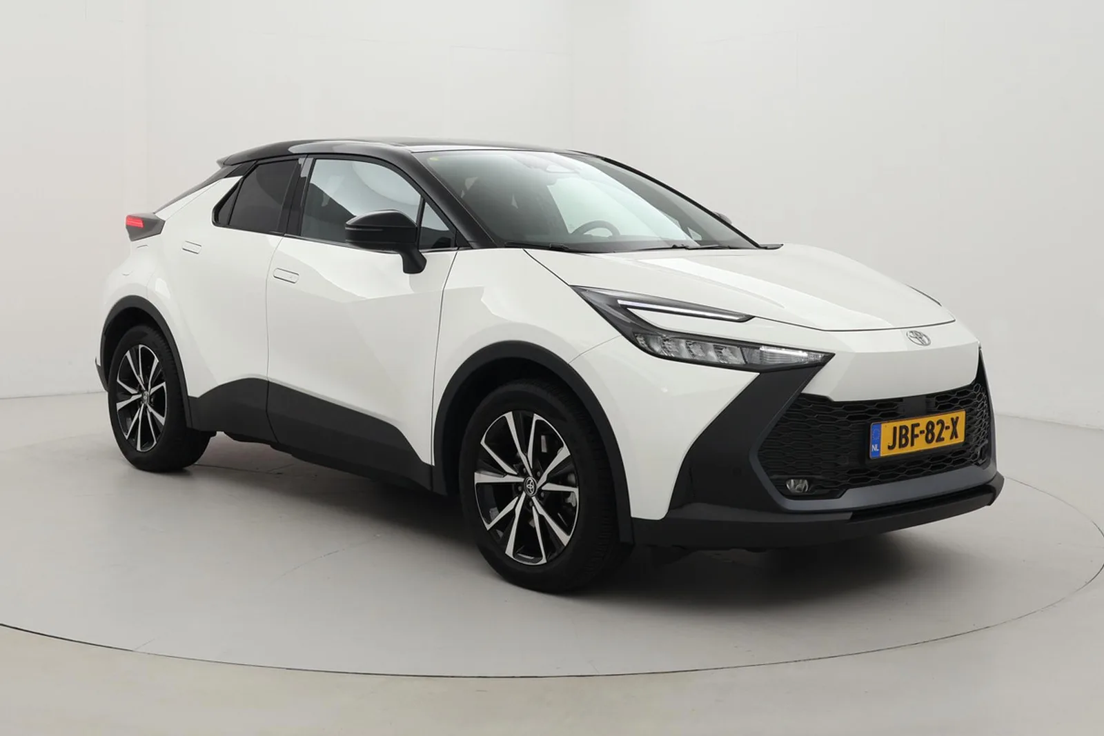 Toyota C-HR (2025) — foto 1