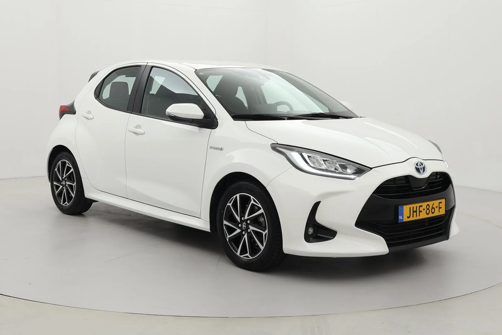 Toyota Yaris (2021) — foto 1