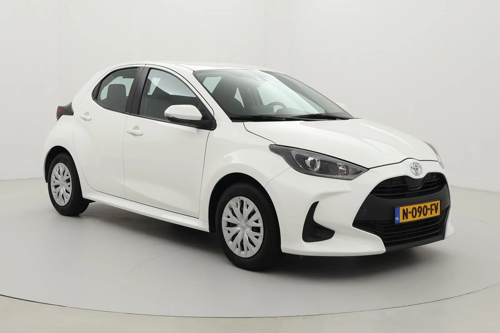 Toyota Yaris (2021) — foto 1