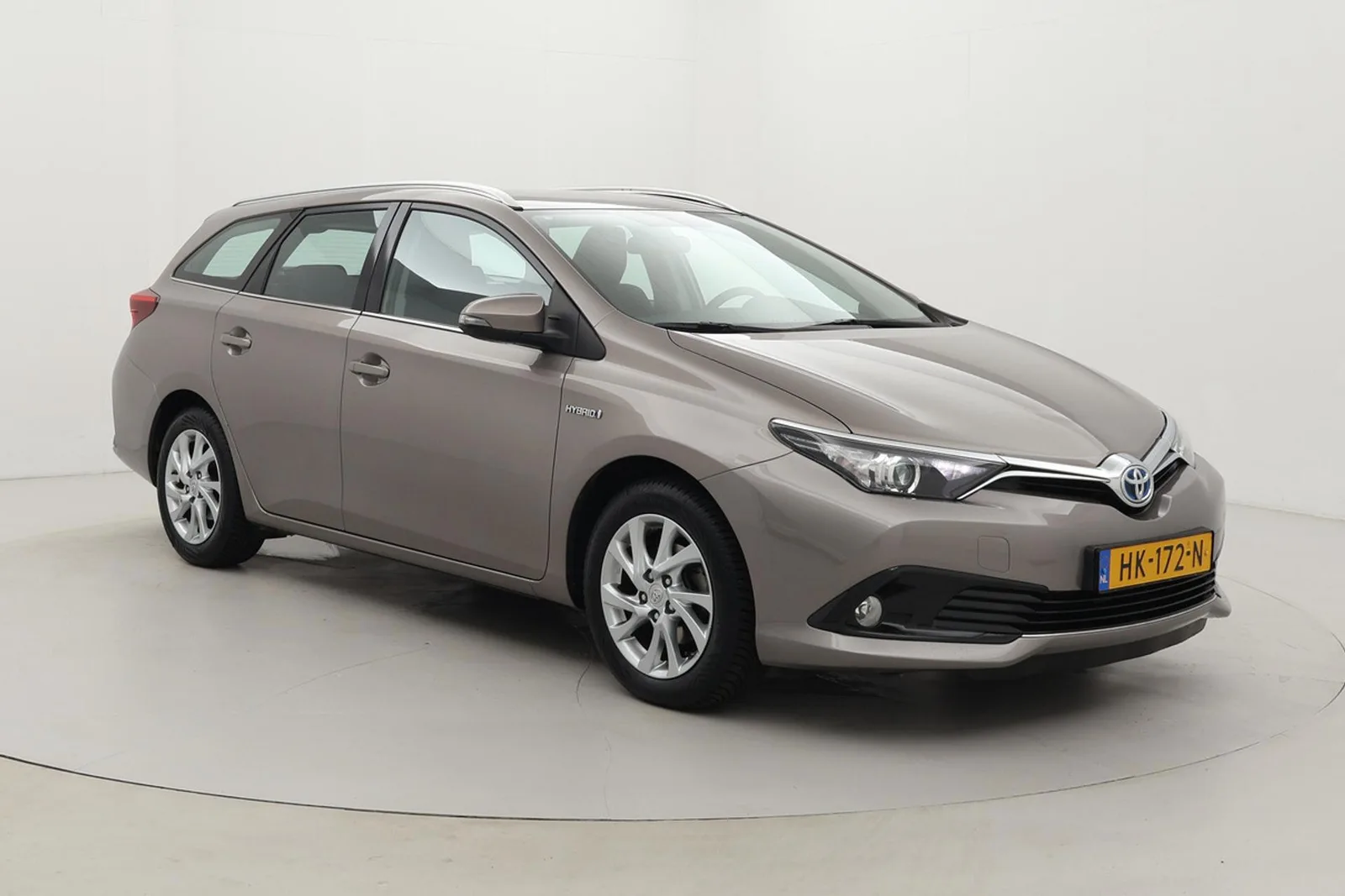 Toyota Auris (2015) — foto 1