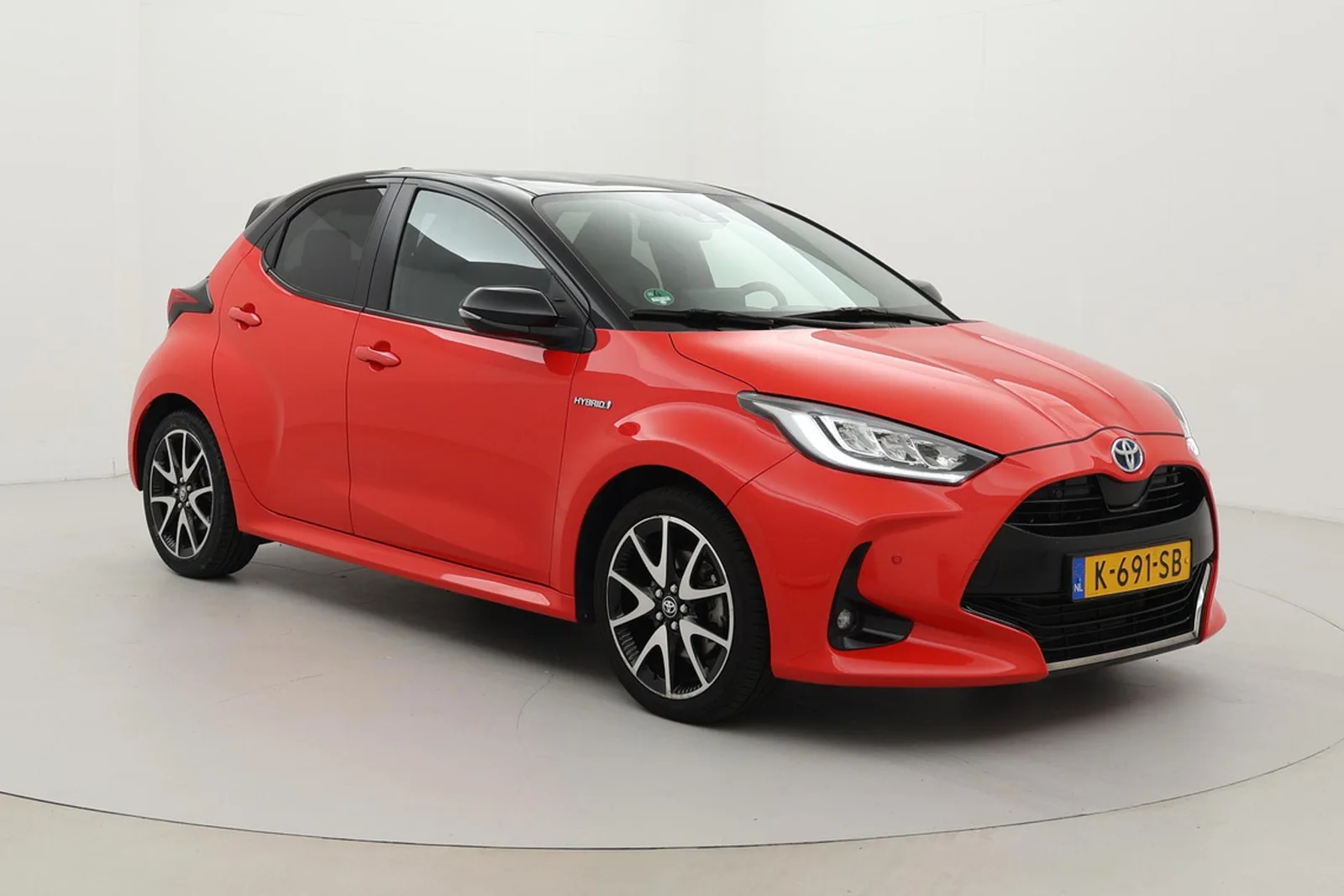 Toyota Yaris (2021) — foto 1