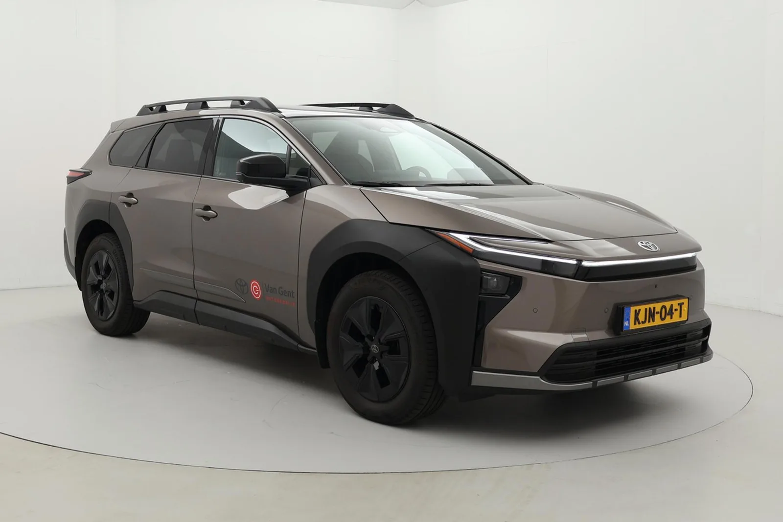 Toyota bZ4X (2026) — foto 1