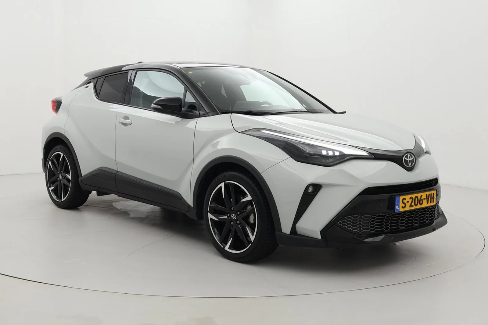 Toyota C-HR (2023) — foto 1