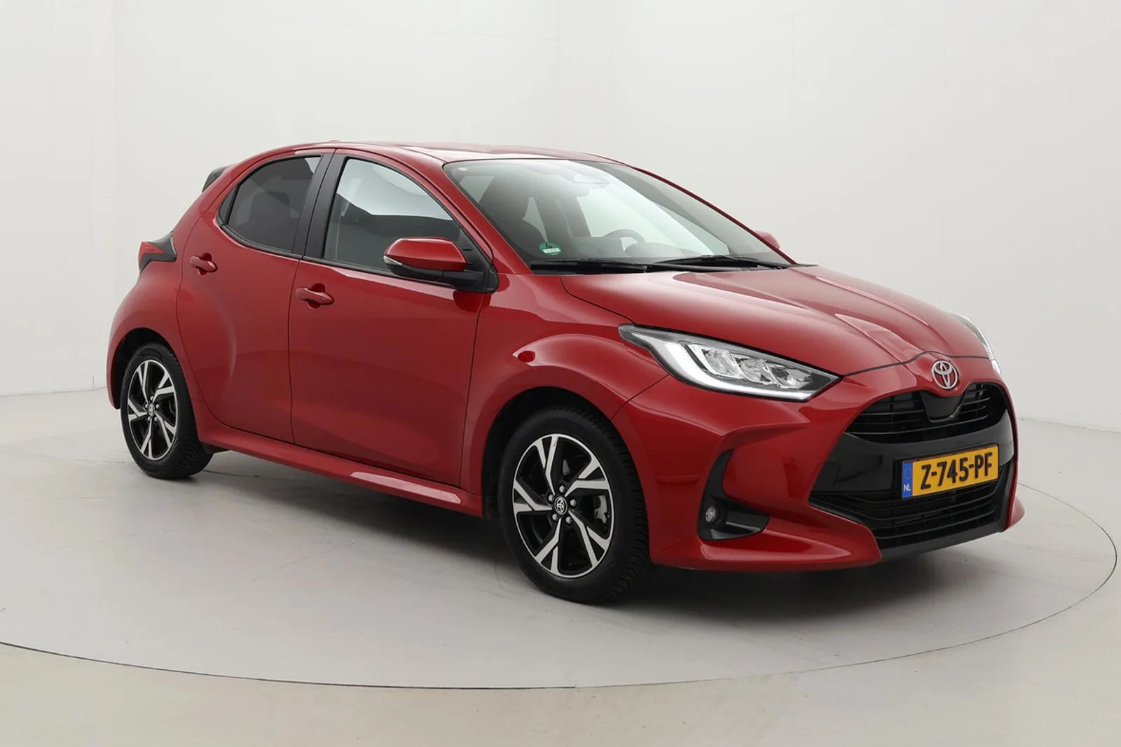 Toyota Yaris (2024) — foto 1