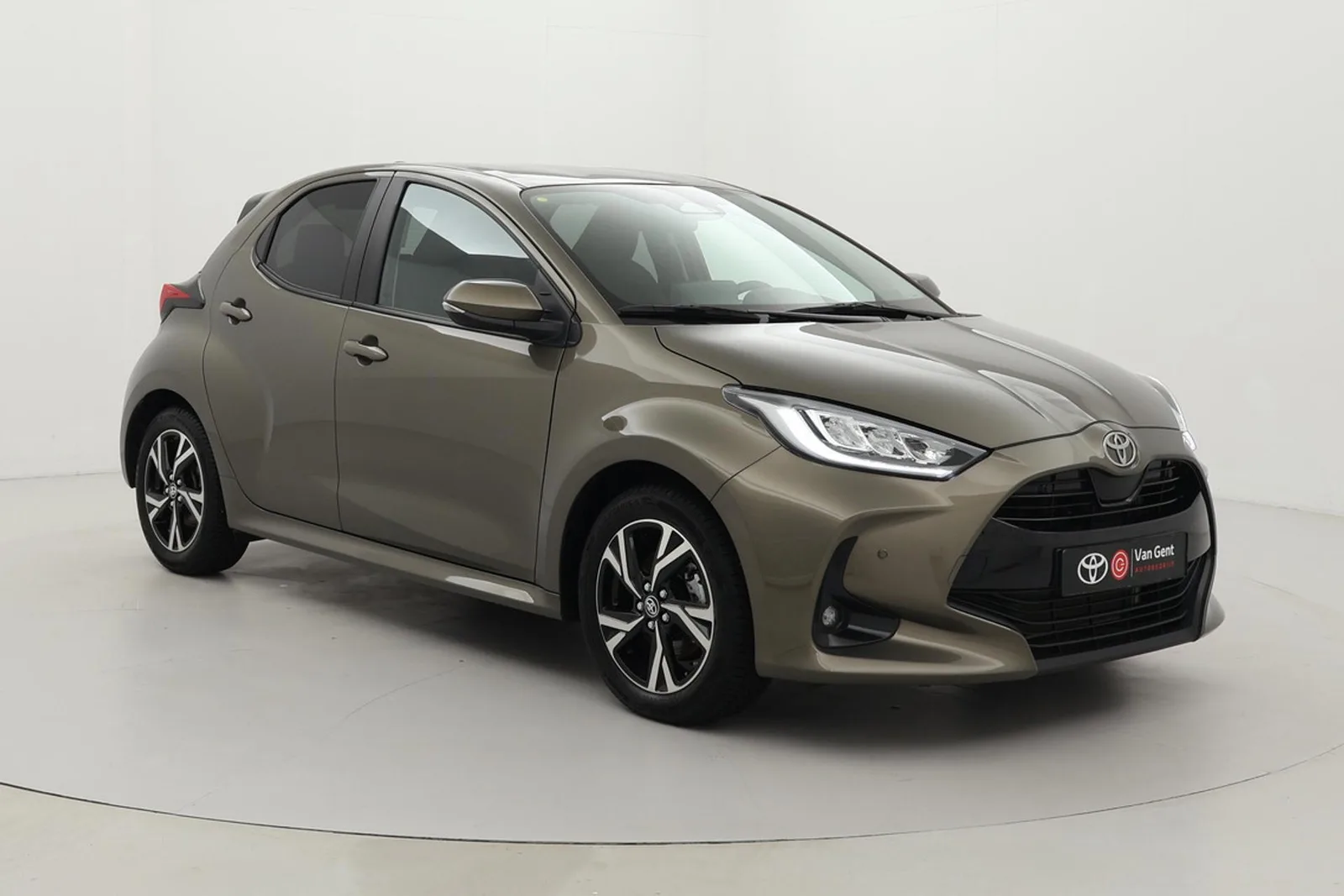 Toyota Yaris (2025) — foto 1