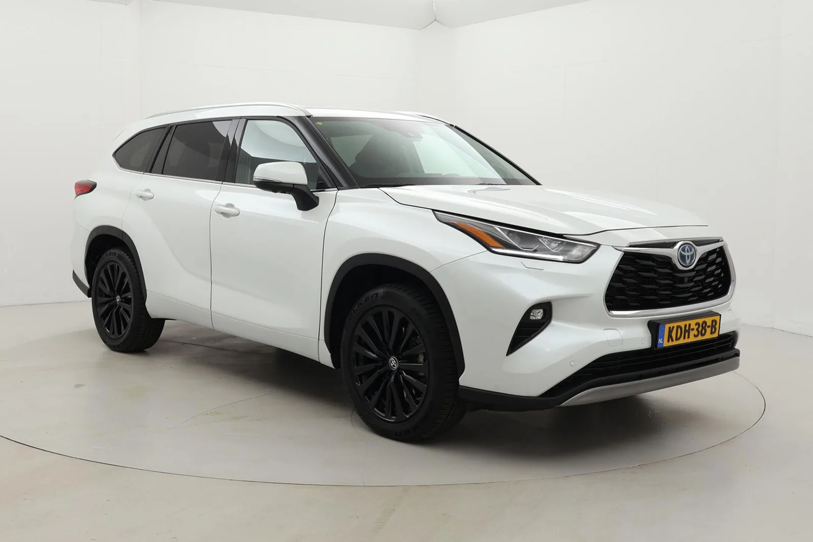 Toyota Highlander (2024) — foto 1