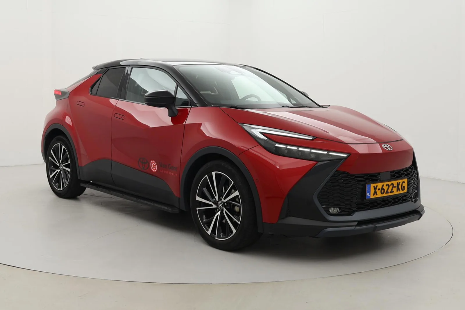 Toyota C-HR (2023) — foto 1