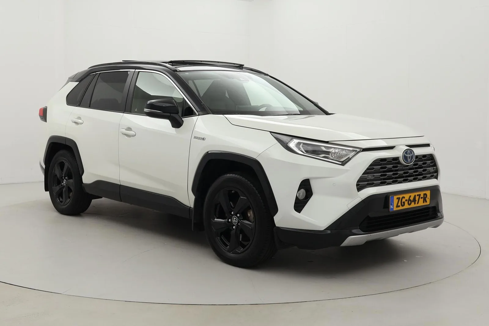 Toyota RAV4 (2019) — foto 1