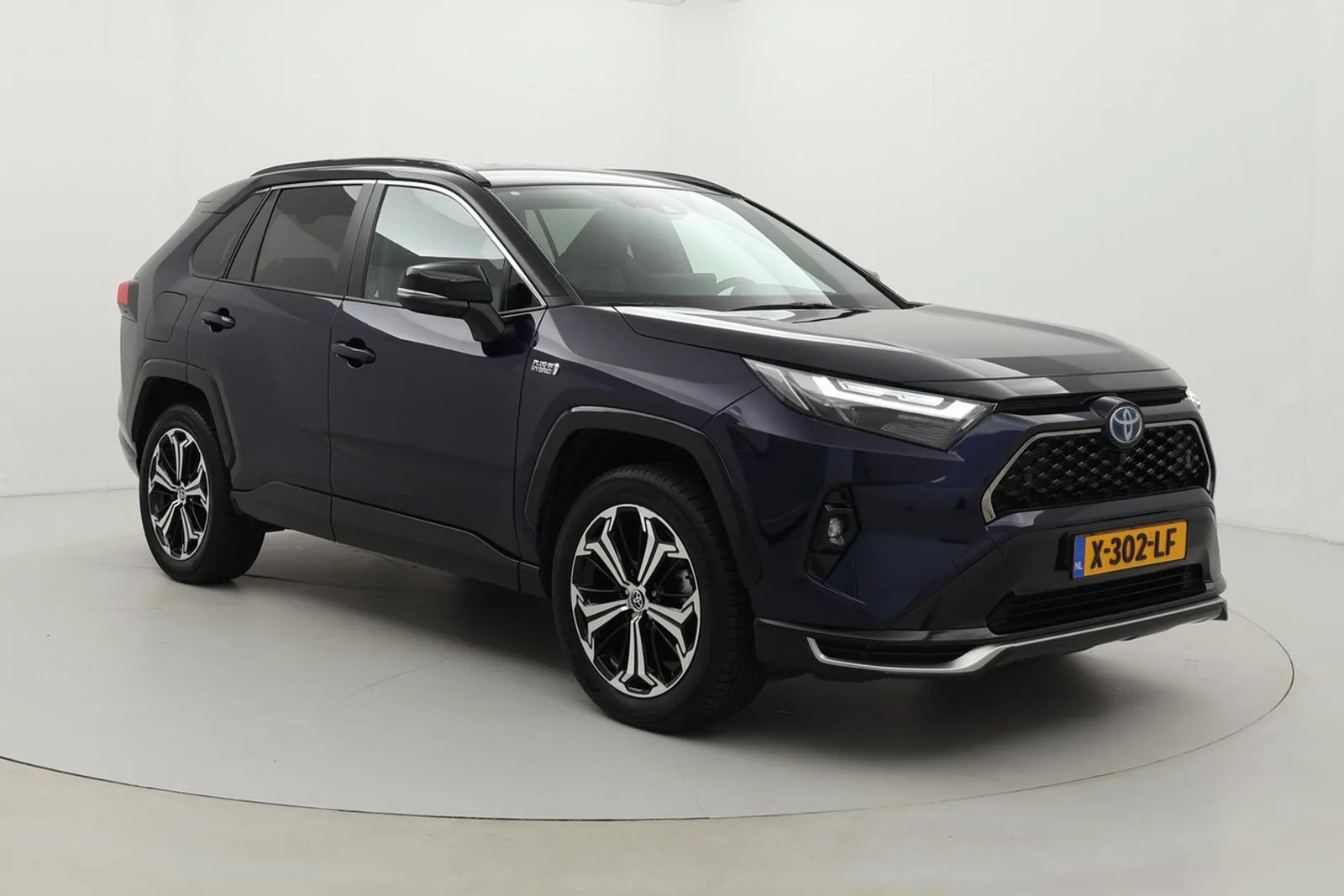 Toyota RAV4 (2023) — foto 1