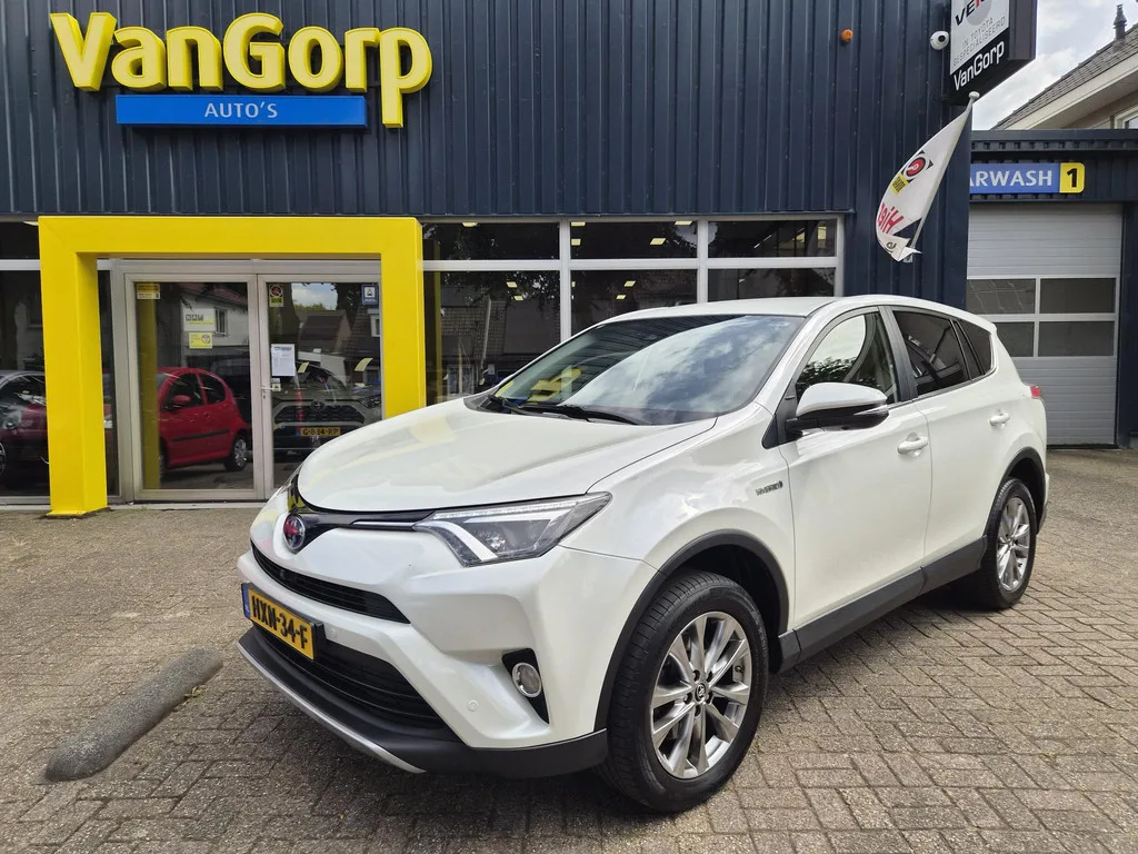 Toyota RAV4 (2016) — foto 1