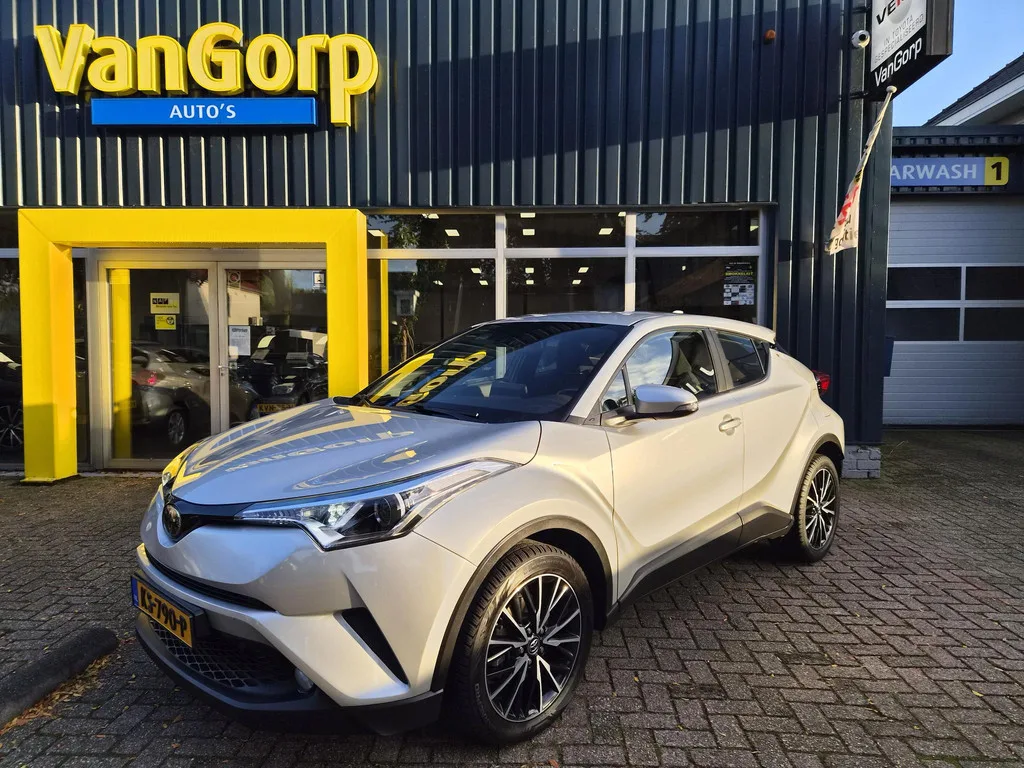 Toyota C-HR (2016) — foto 1