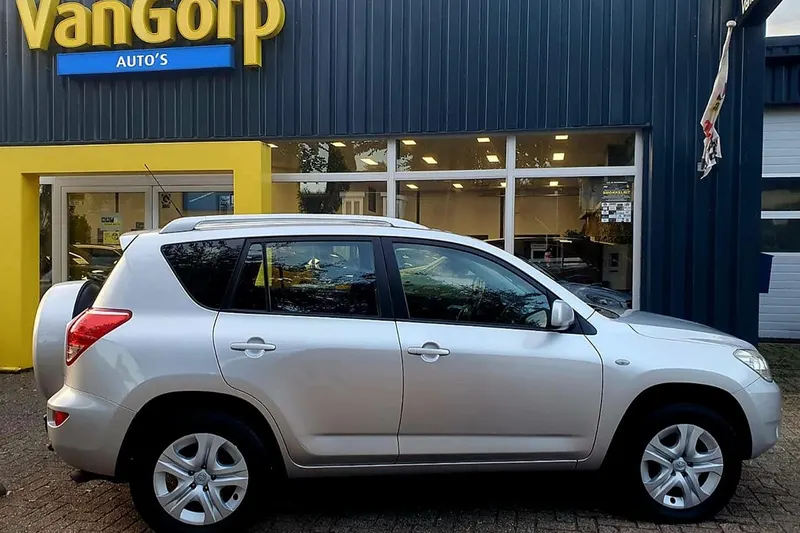 Toyota RAV4 (2008)