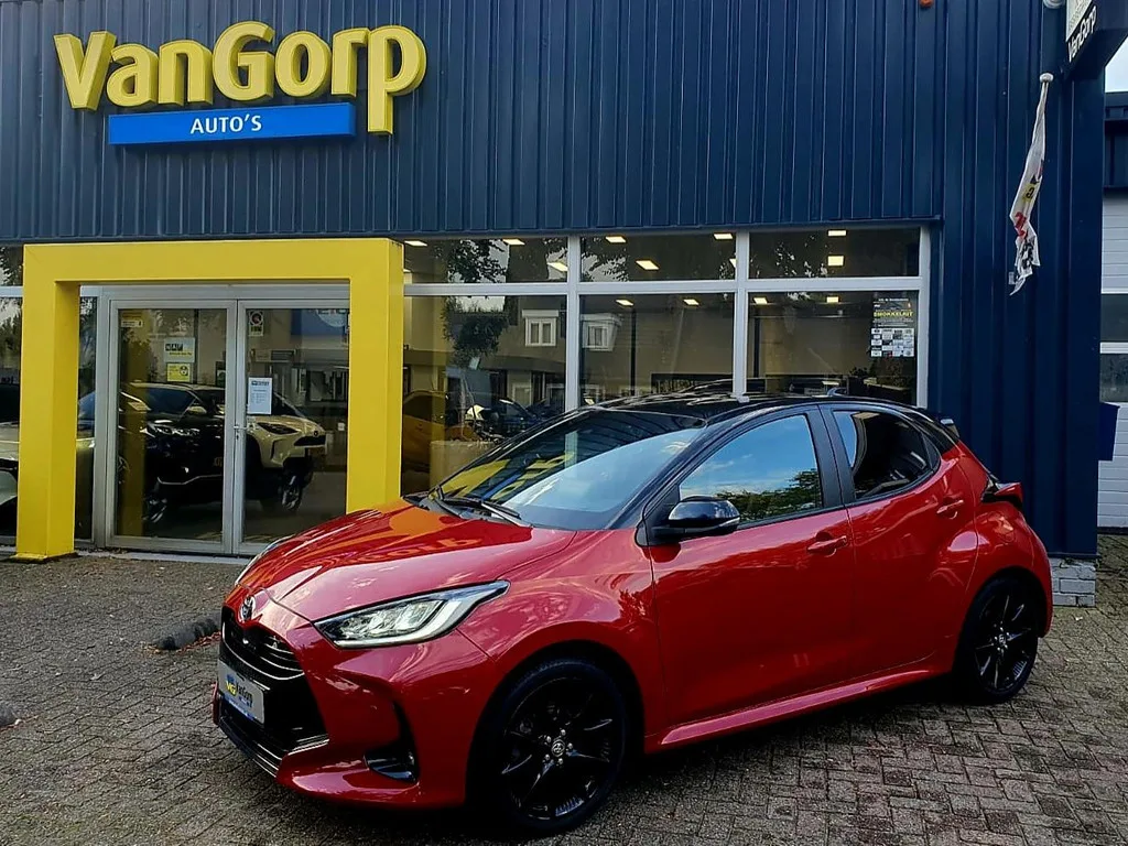 Toyota Yaris (2022) — foto 1
