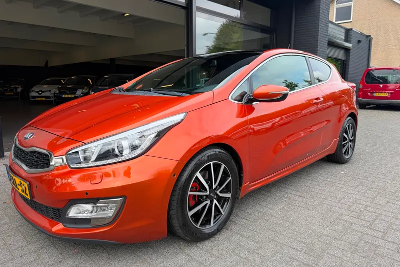 Kia ProCeed (2013)
