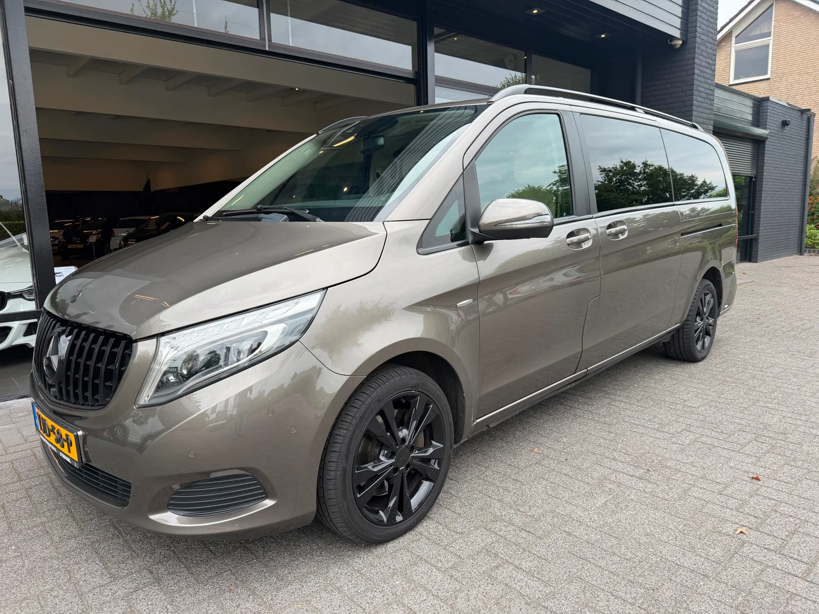 Mercedes-Benz V-Klasse (2016) — foto 1
