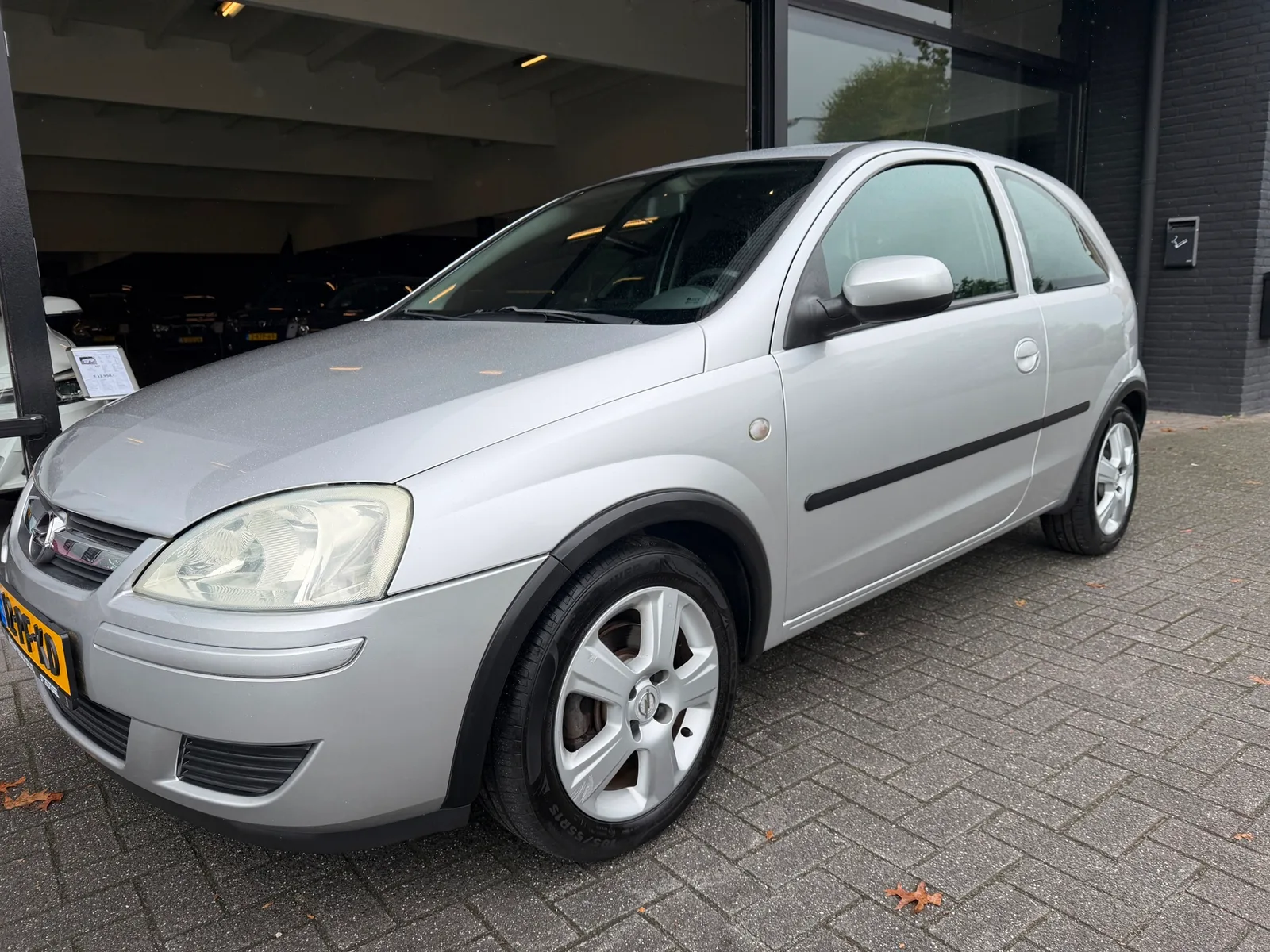 Opel Corsa (2004) — foto 1