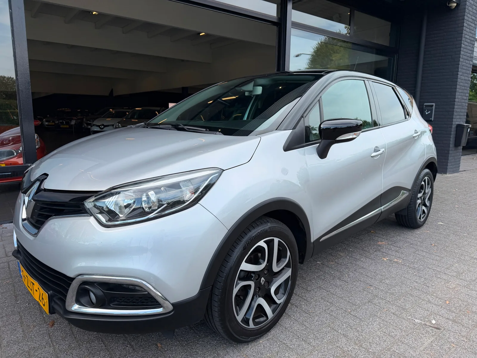 Renault Captur (2015) — foto 1
