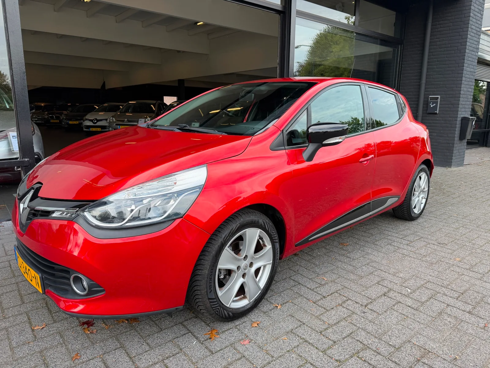 Renault Clio (2016) — foto 1
