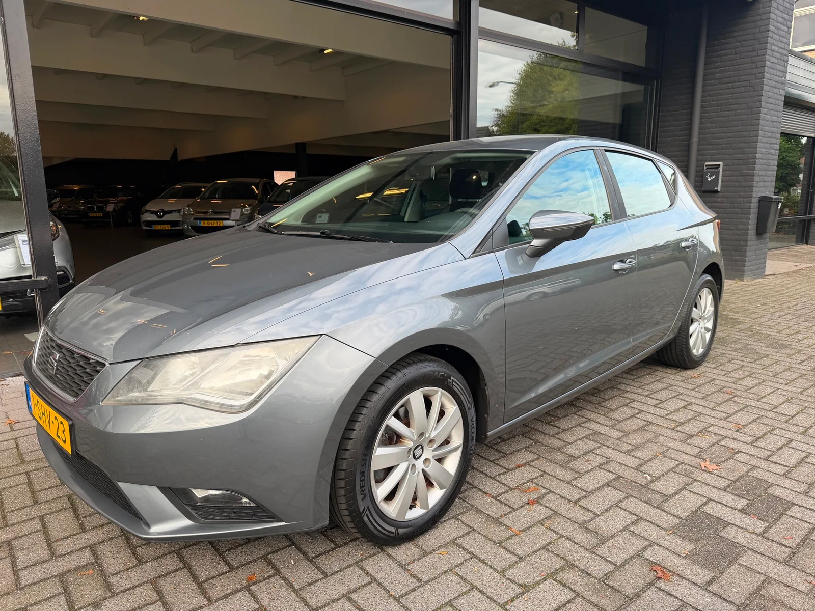 SEAT Leon (2013) — foto 1