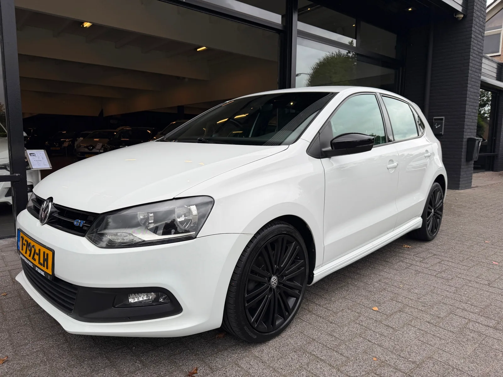 Volkswagen Polo (2014) — foto 1