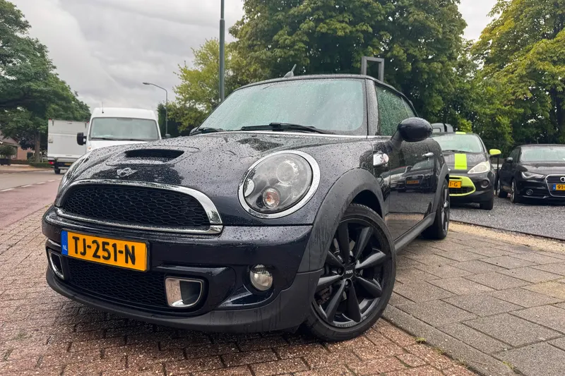 MINI Cabrio (2012)