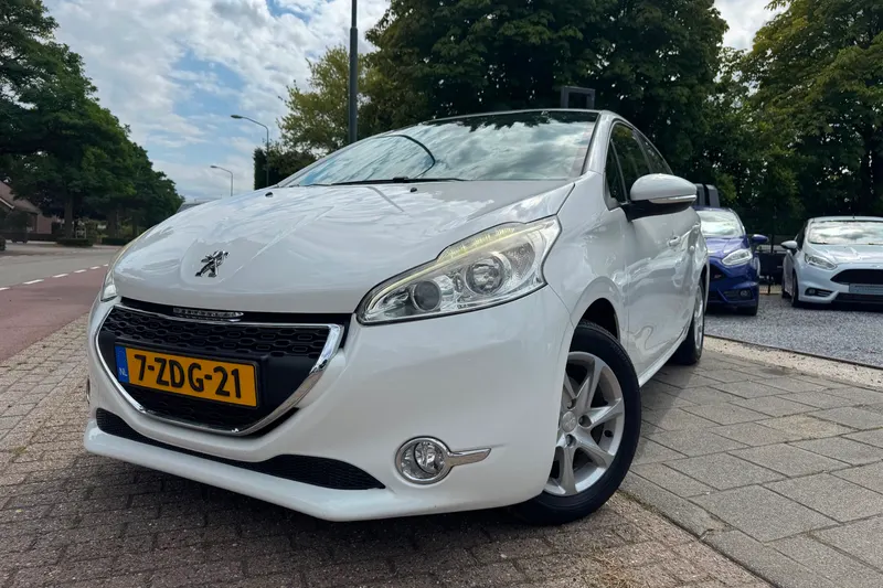 Peugeot 208 (2014)