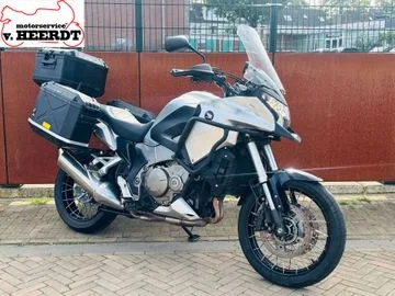 Honda VFR 1200 X Crosstourer (2014) — foto 1